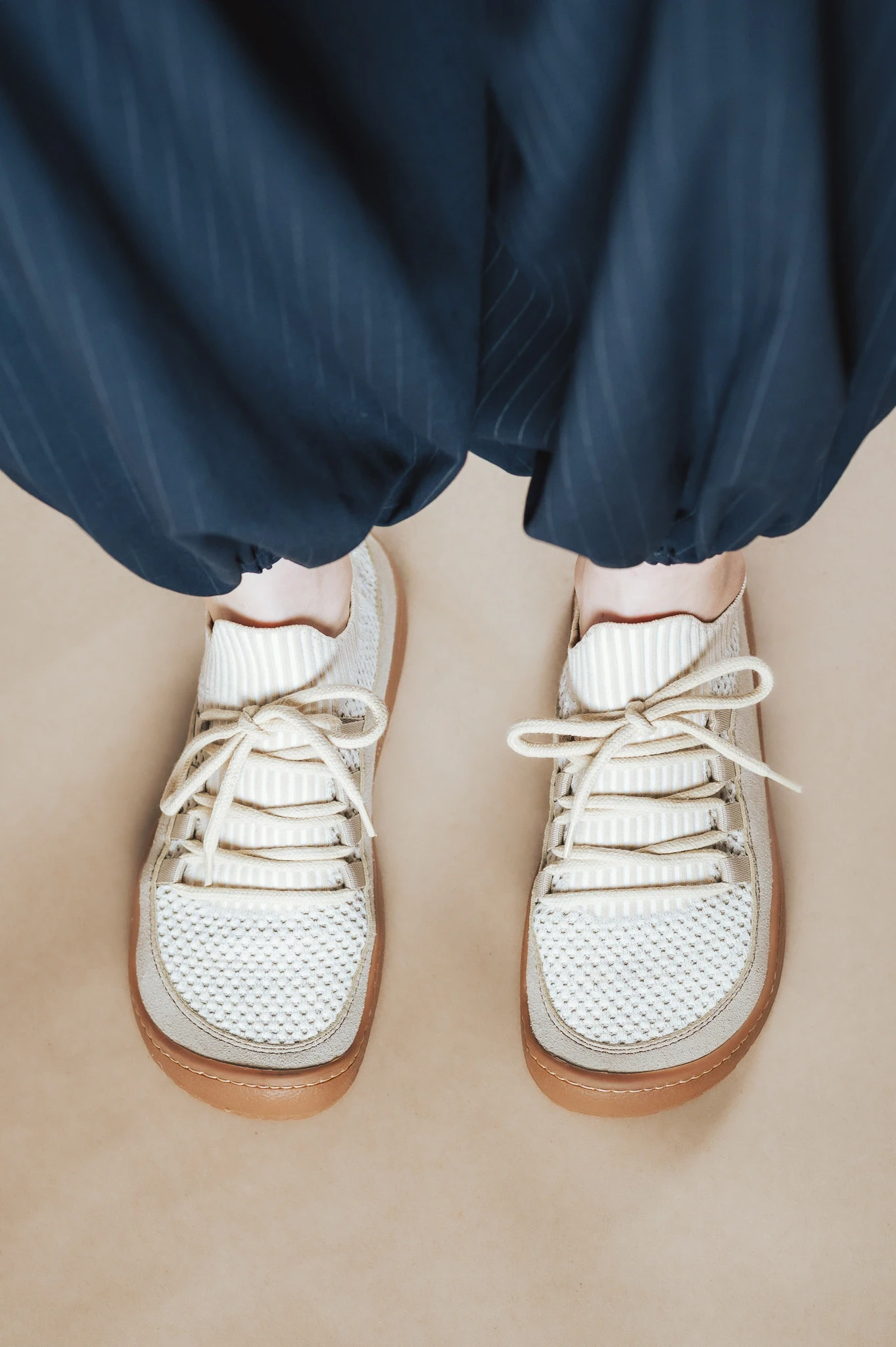 Босоногие кроссовки Sambas the bambas Essence Cloud — молочные, фото 2