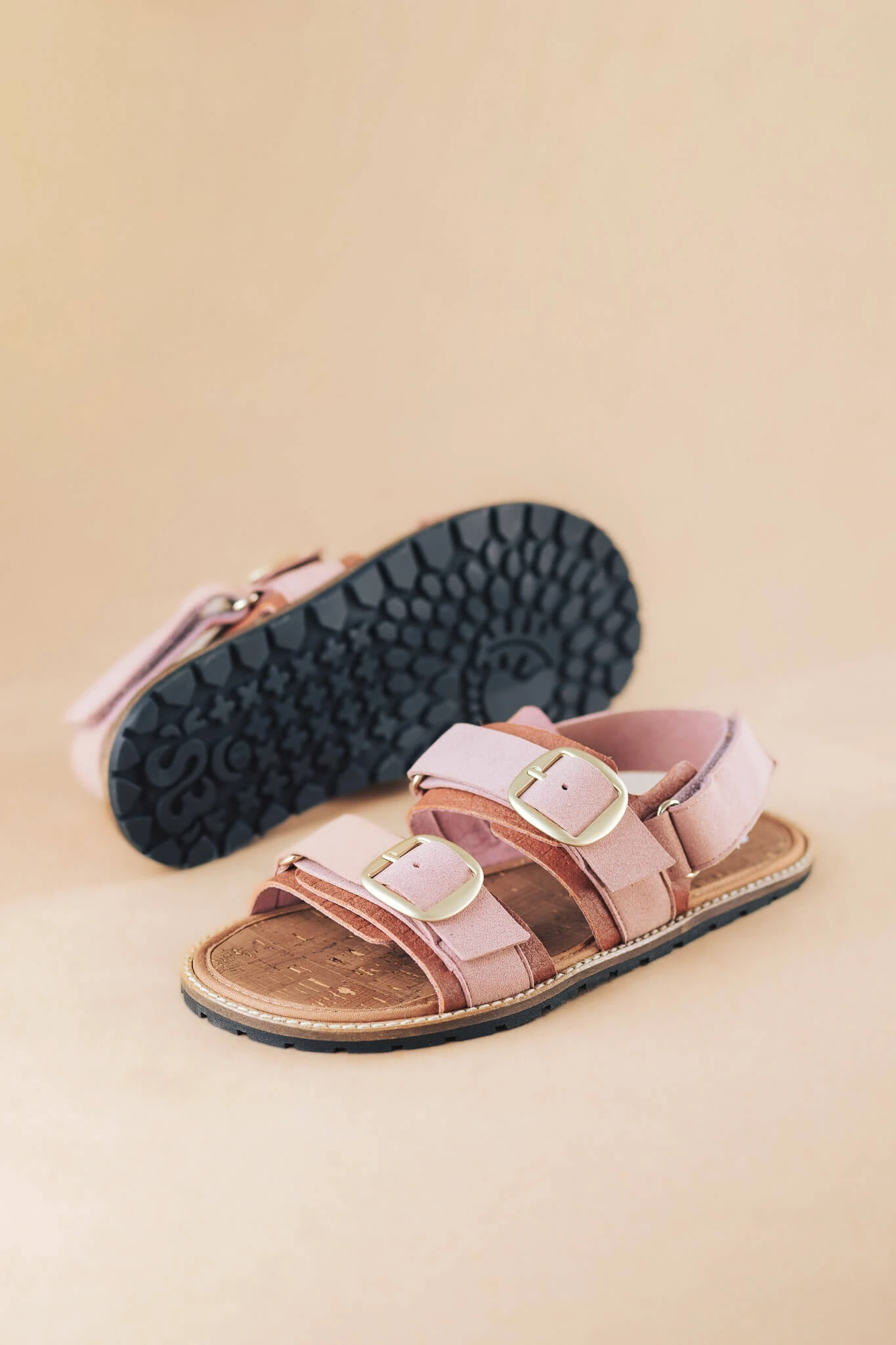 Босоногие сандалии Sambas the bambas Shakti — розовые с пробкой